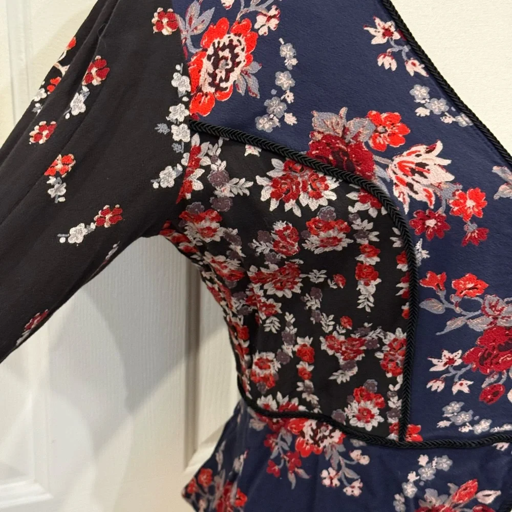 Free People Navy Floral Tie Front Peplum Blouse Boho Top Size M - Picture 5 of 9